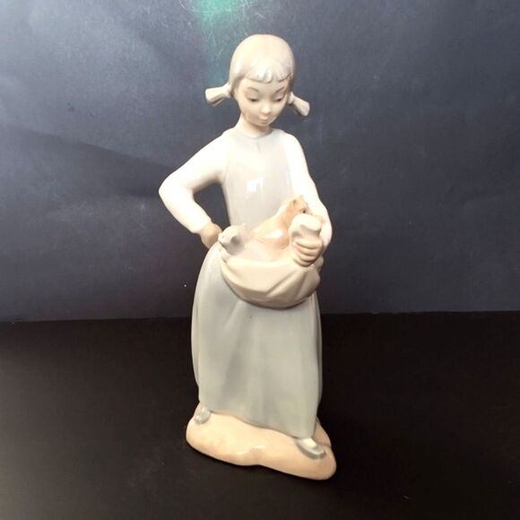 Lladro NAO "Litter of Kittens" Collectible Porcelain Figurine - Picture 2 of 6